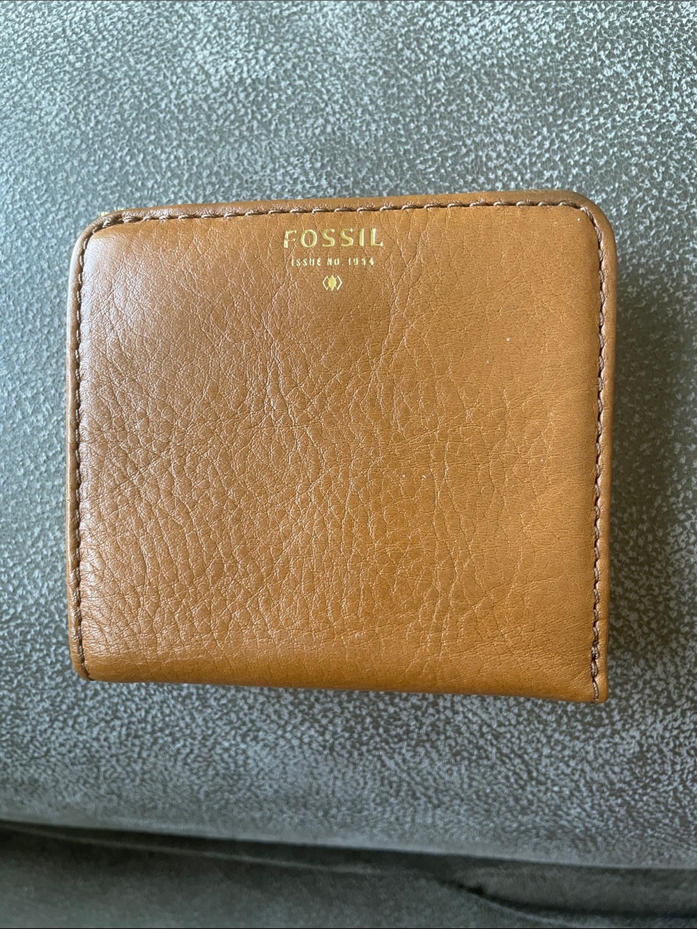 Fossil Madison Bifold Golden Yellow